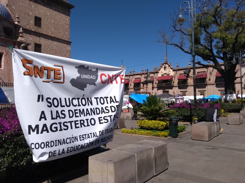Añejos problemas entre CNTE y gobierno