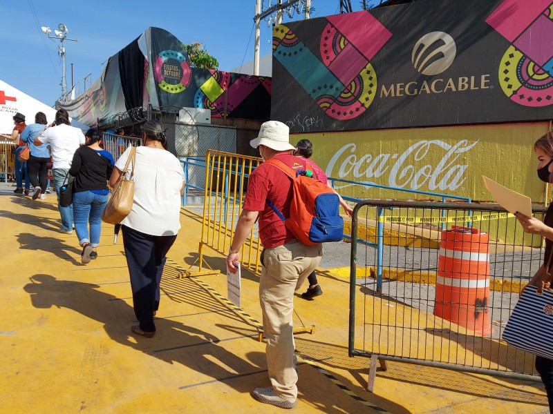 Anhelan docentes el regreso a clases tras vacunación