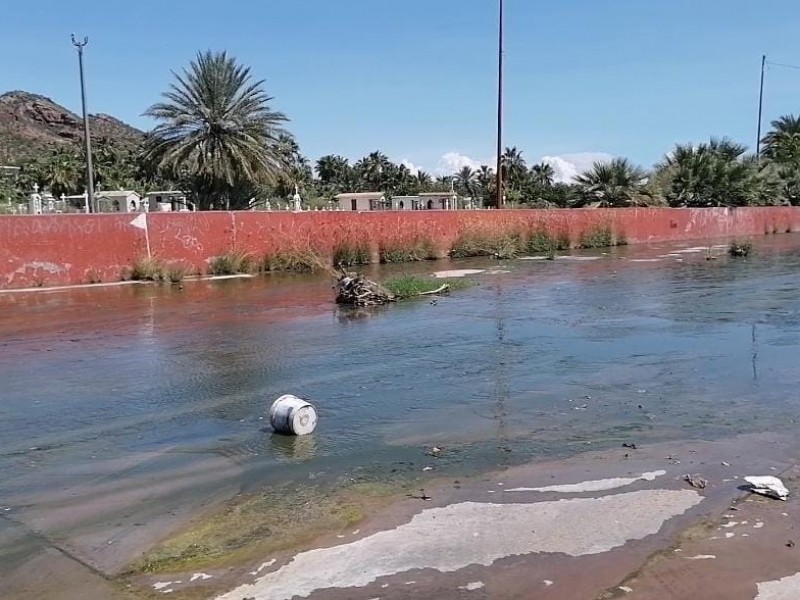 Años tiene el derrame de aguas negras en San Vicente