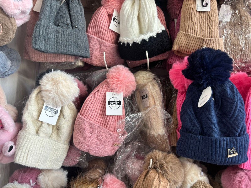 Ante bajas temperaturas en Valle de Toluca, repuntan ventas de artículos invernales