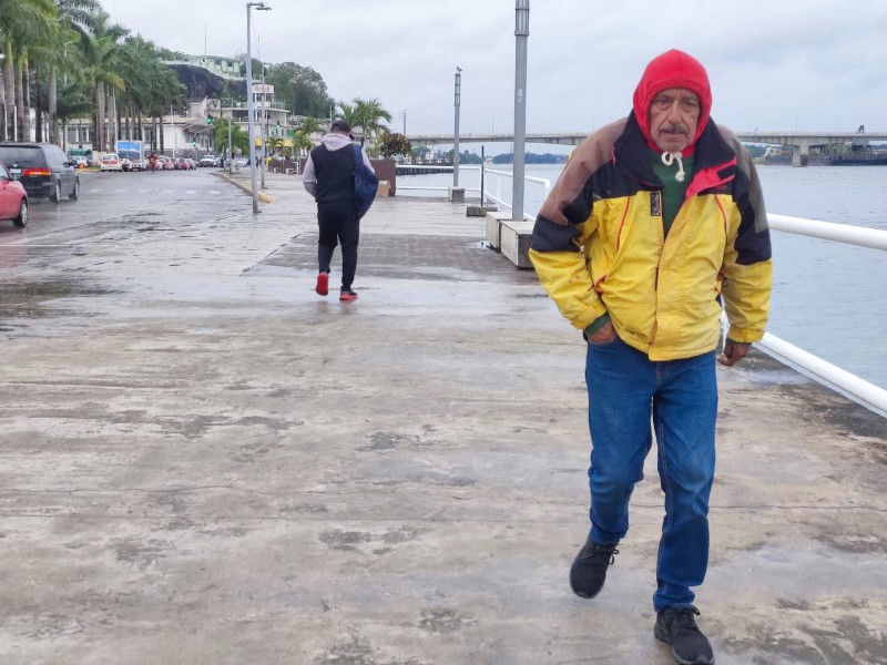 Ante bajas temperaturas recomiendan a Tuxpeños a tomar resguardo