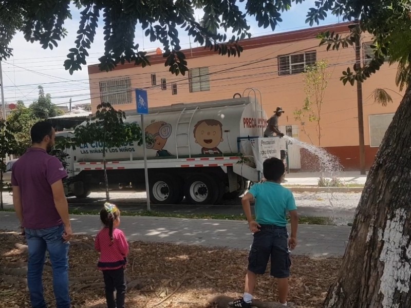 Ante desabasto compran agua de garrafón para servicios del hogar