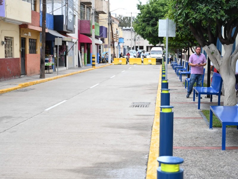 Ante presencia de encharcamientos y drenaje colapsado, rehabilitan vialidad