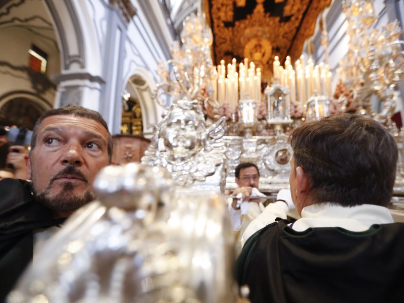 Antonio Banderas participa en las tradiciones de Semana Santa