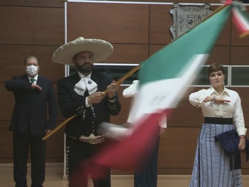 Antonio Echevarria celebra su último Grito de Independencia como Gobernador