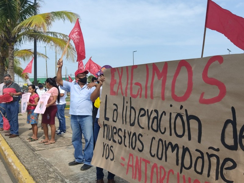 Antorchistas piden dar con el paradero de 4 integrantes desaparecidos