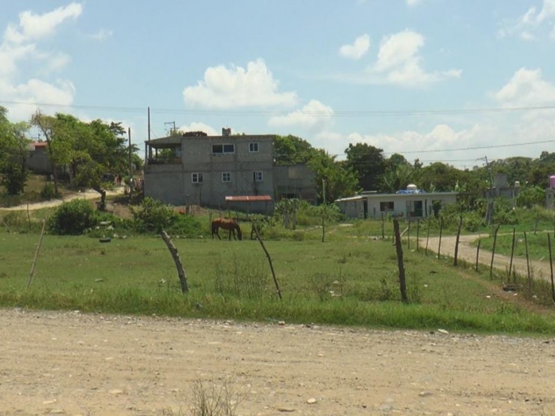 Antorchistas de Tuxpan en espera de obra pública