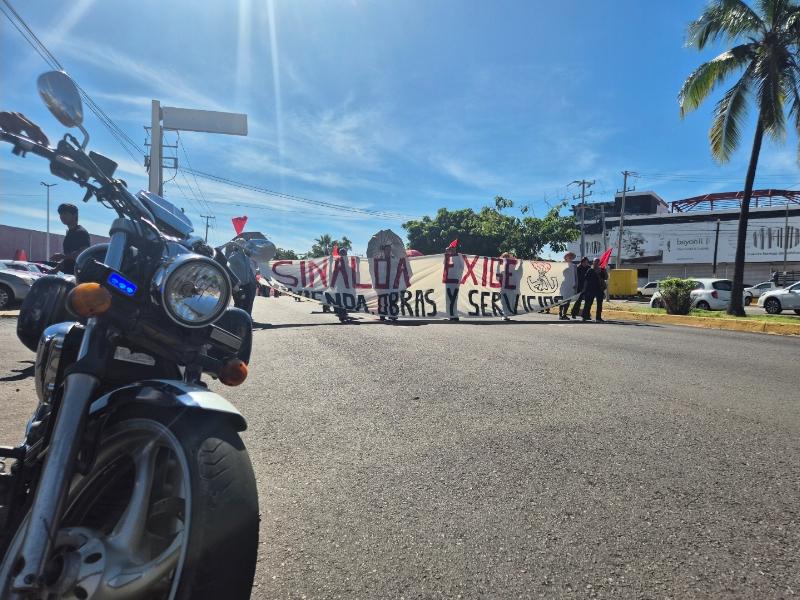 Antorchistas marchan en Culiacán por vivienda y servicios pendientes