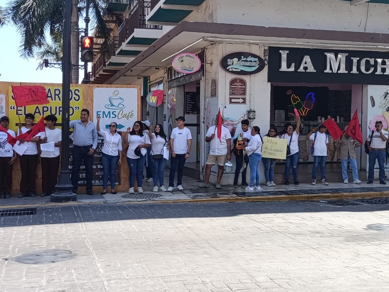 Antorchistas se manifiestan en centro de Veracruz