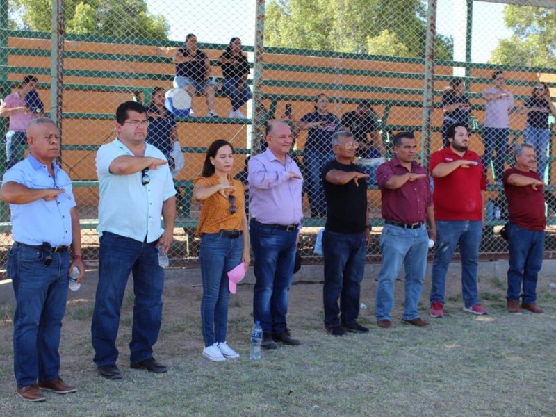 Anuncia Alcalde mejoras a campos deportivos