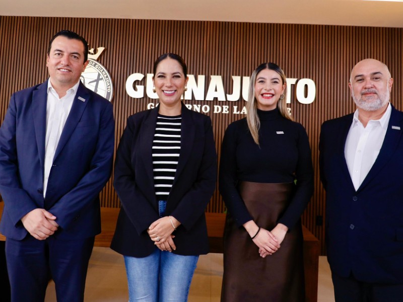 Anuncian 2 mil becas para mujeres en la UVEG con “Aliadas Digitales”