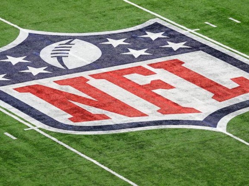 Anuncian 72 positivos de covid en la NFL