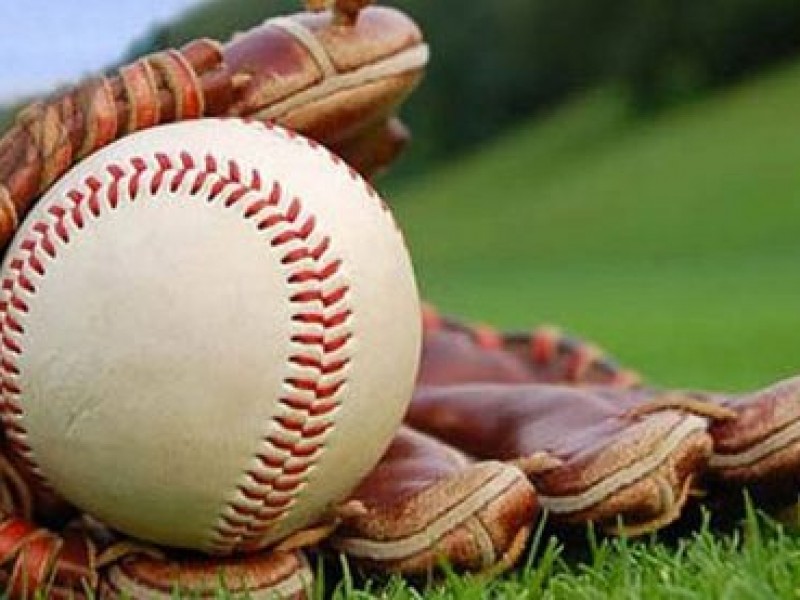 Anuncia AMLO carrera técnica en béisbol para Veracruz