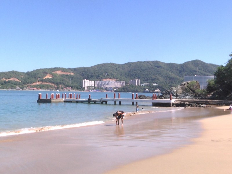 Anuncian construcción de muelle en playa Cuachalalate