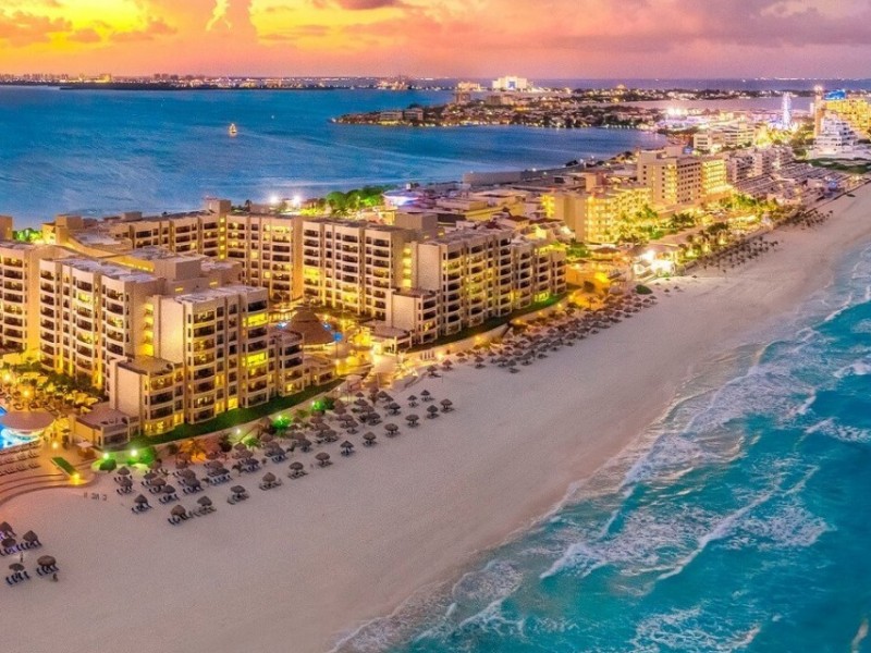 Anuncian nueva ruta aérea Morelia-Cancún