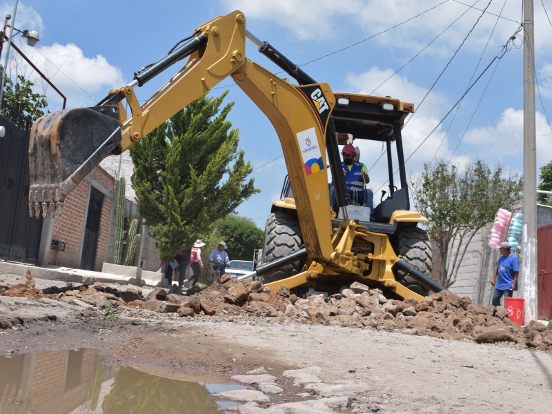 Anuncian obras en comunidades de Pedro Escobedo