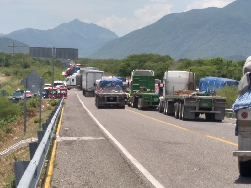 Anuncio de bloqueos carreteros en Tehuantepec inconforma a ciudadanos