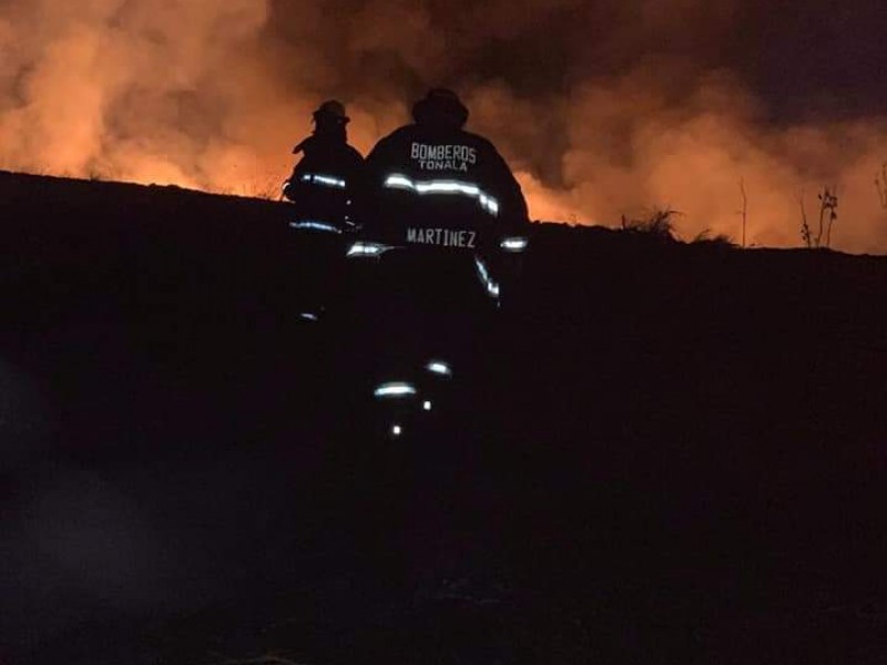 Apagan dos incendios en basurero de Matatlán; multan a Caabsa