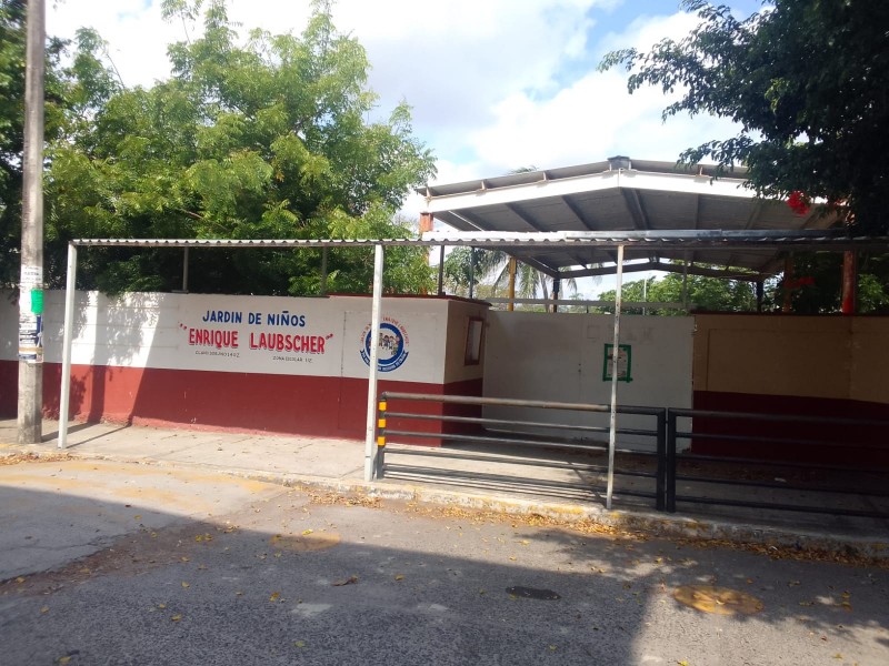¿Apagones de luz afectan escuelas de Veracruz?