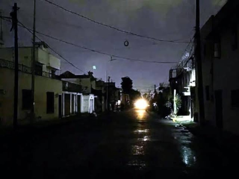 Apagones de luz se presentan en 10 colonias de Hermosillo