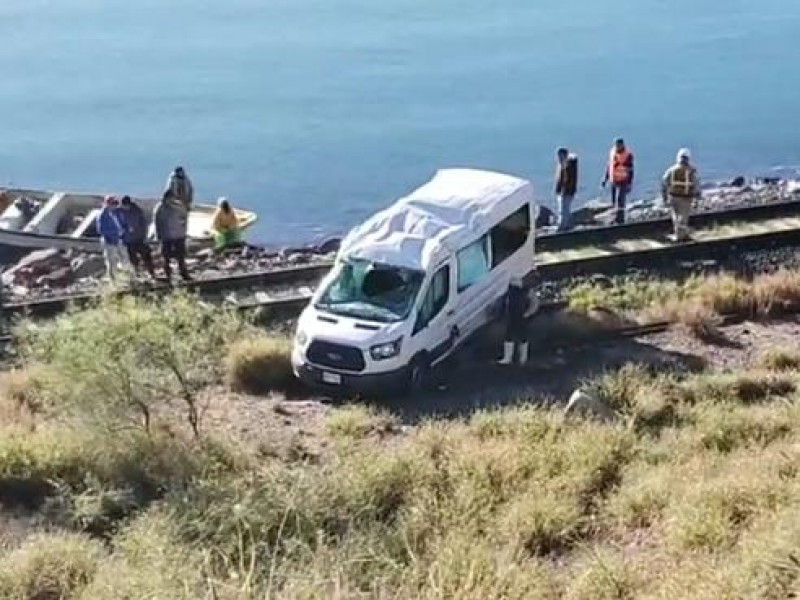 Aparatosa volcadura en carretera Guaymas - Empalme