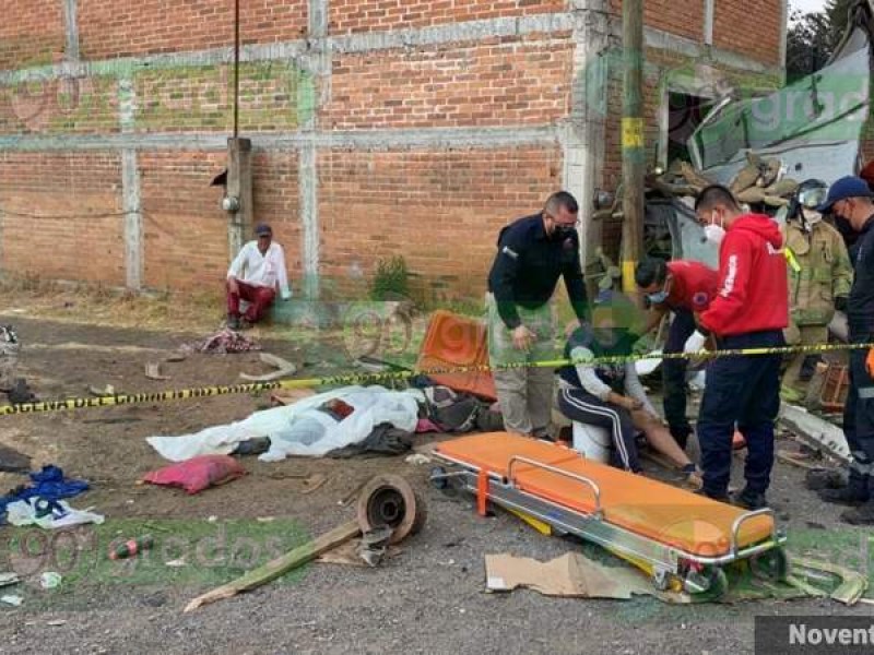 Aparatoso accidente deja 3 muertos y 14 lesionados en Huiramba