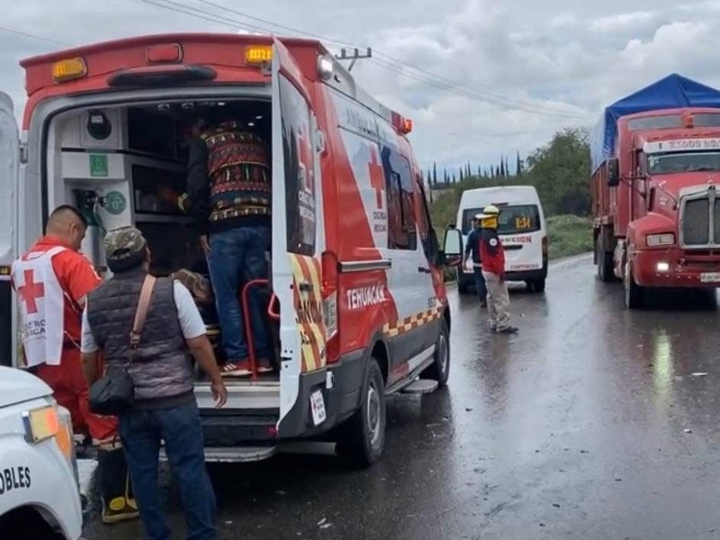 Aparatoso accidente deja varios lesionados
