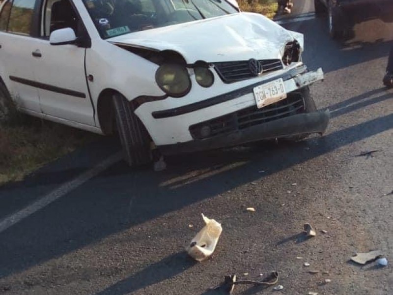 Aparatoso accidente en camino que conduce a la Bufa