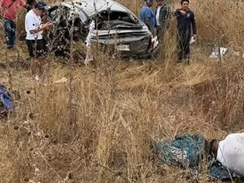 Aparatoso accidente en carretera Oaxaca - Cuacnopalan