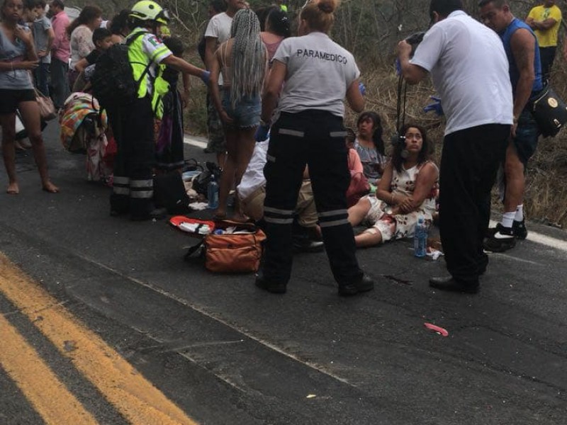 Aparatoso accidente en la carretera federal 200