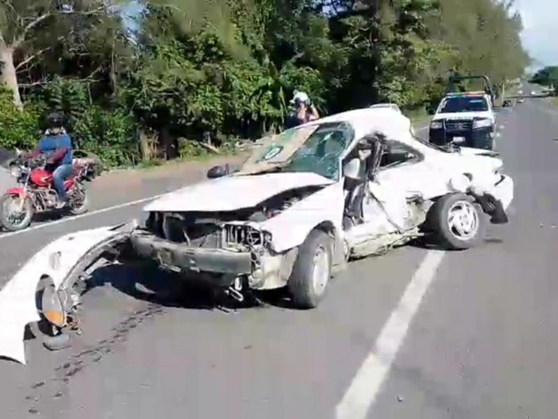 Aparatoso choque en carretera deja un muerto