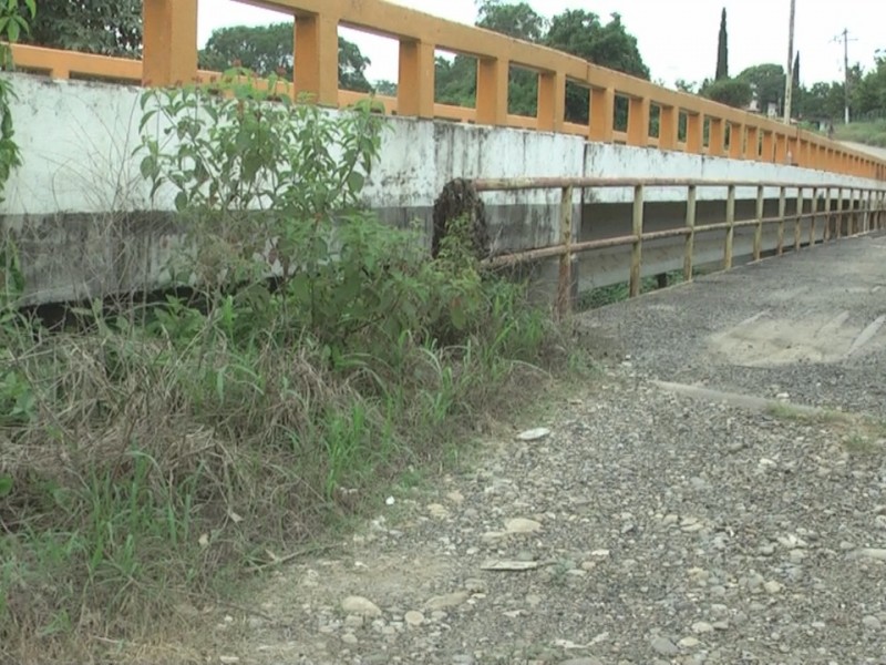 Aparece cuerpo entre palizada de estero en Chijolar