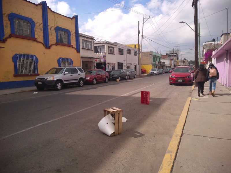 Apartan calle para trabajadores de la FGJEM, denuncian