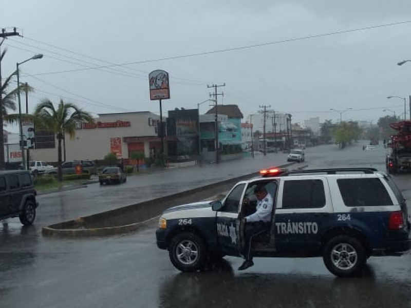 Apenas llovió 15 minutos y el toreo se inundó