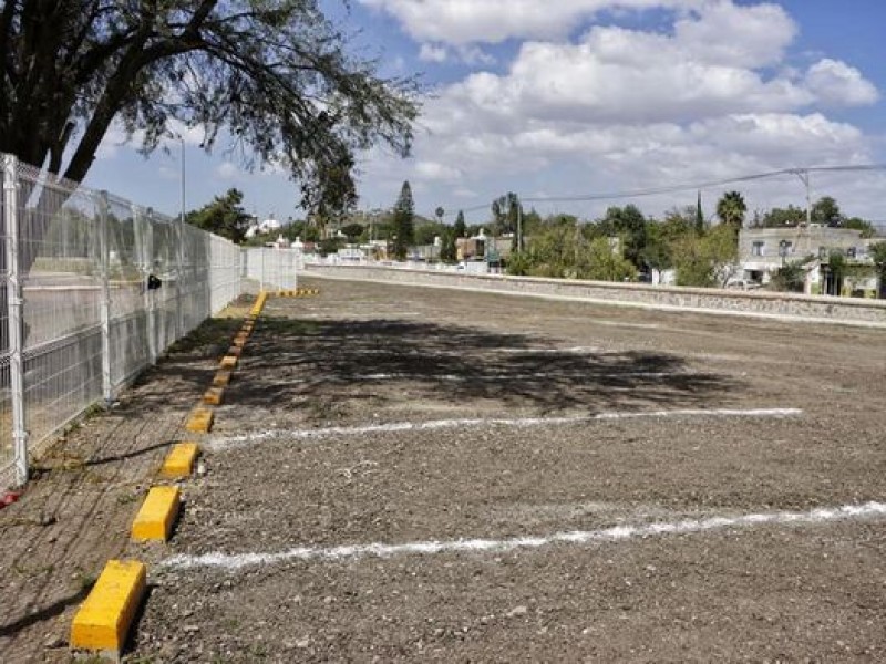 Aperturan el estacionamiento municipal en Ribera del Río en Corregidora