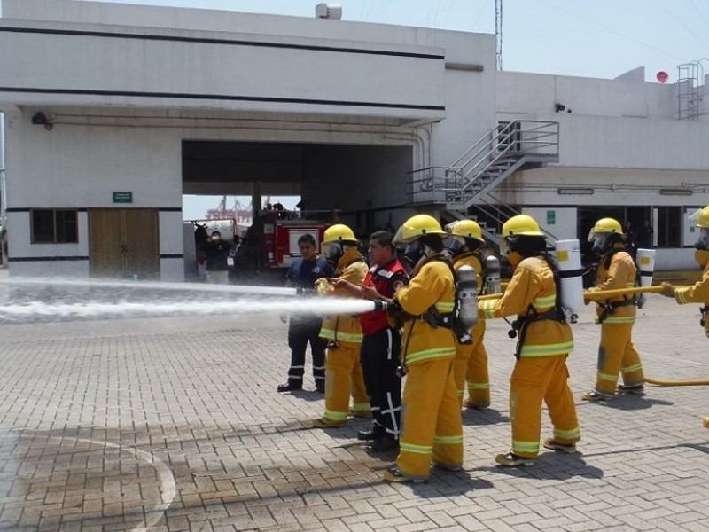 API Manzanillo suspende actividades de Centro de Emergencias Portuarias