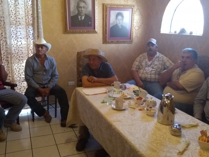 Apicultores demandan invasión de colmenas