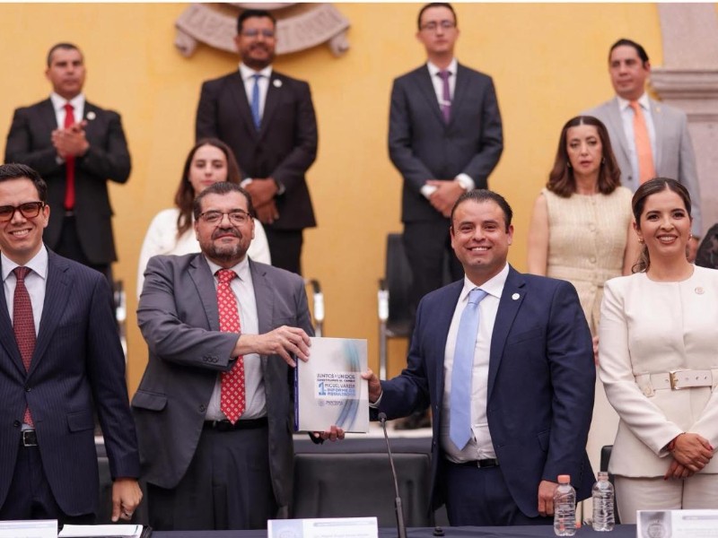 Aplausos y rechiflas en el primer informe de Miguel Varela Pinedo