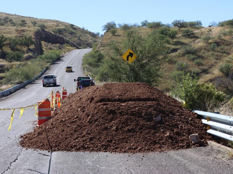 Aplican 1 millón 200 mil pesos al reparar socavón de periférico oriente