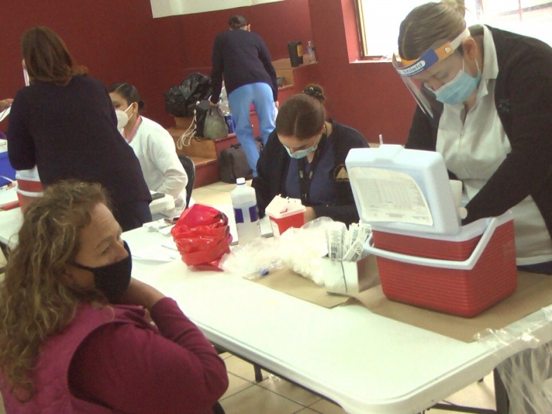 Aplican 12092 vacunas a adultos mayores en tres días