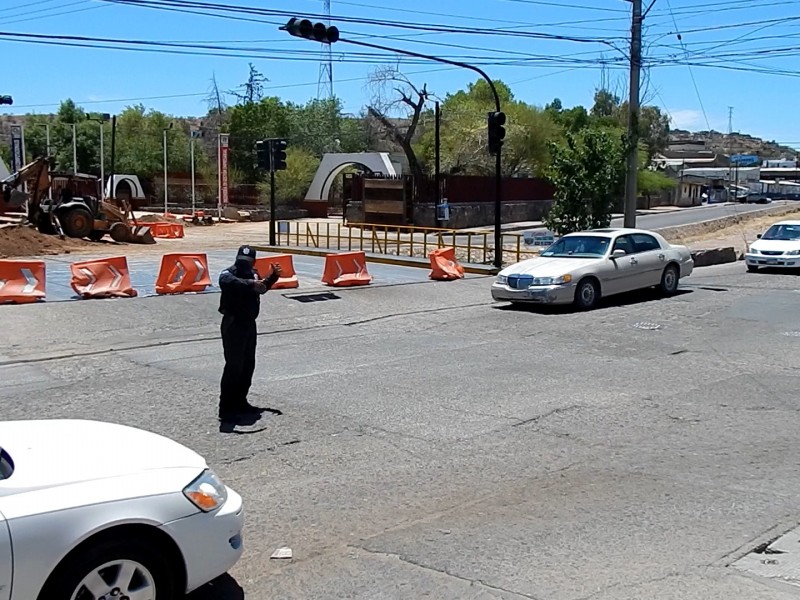 Aplican desviación 4 días por obras en avenida tecnológico