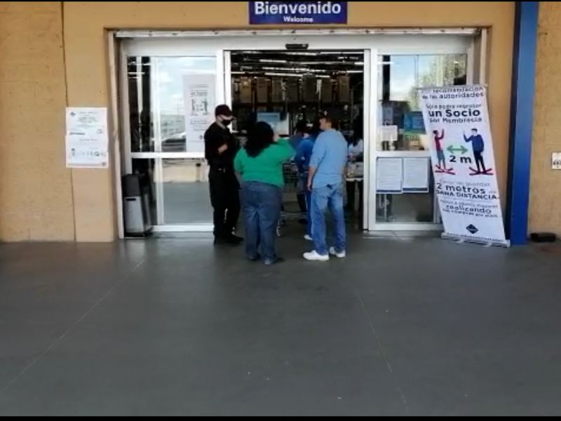 Aplican medidas de prevención en centros comerciales