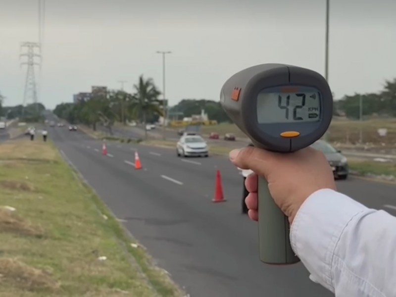 Aplican Operativo Radar para que automovilistas disminuyan velocidades en Colima