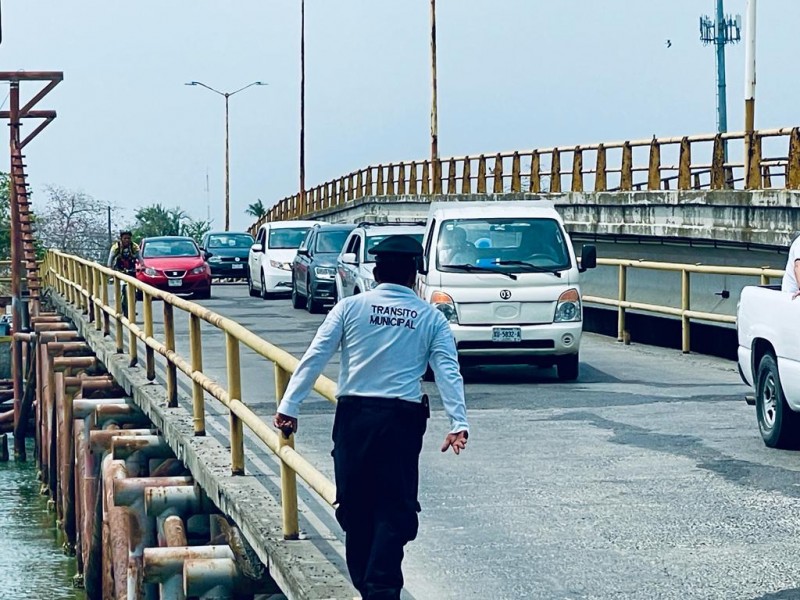 Aplican operativo vial en puentes de Tuxpan