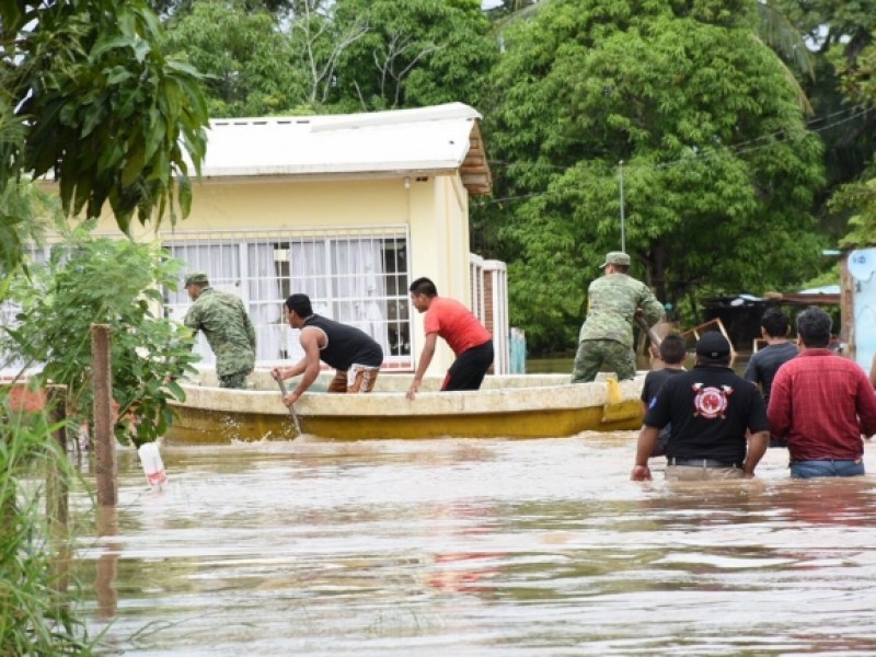 Aplican Plan DN-III-E en Veracruz por inundaciones