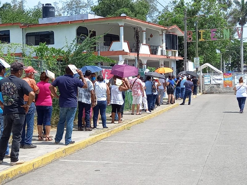 Aplican segunda dosis contra el Covid a segmento 50/59