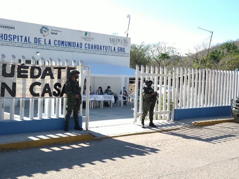 Aplican segunda dosis de vacuna AztraZeneca en Coahuayutla