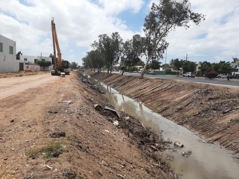 Aplicarán sanciones a quien tira basura en drenes y canales