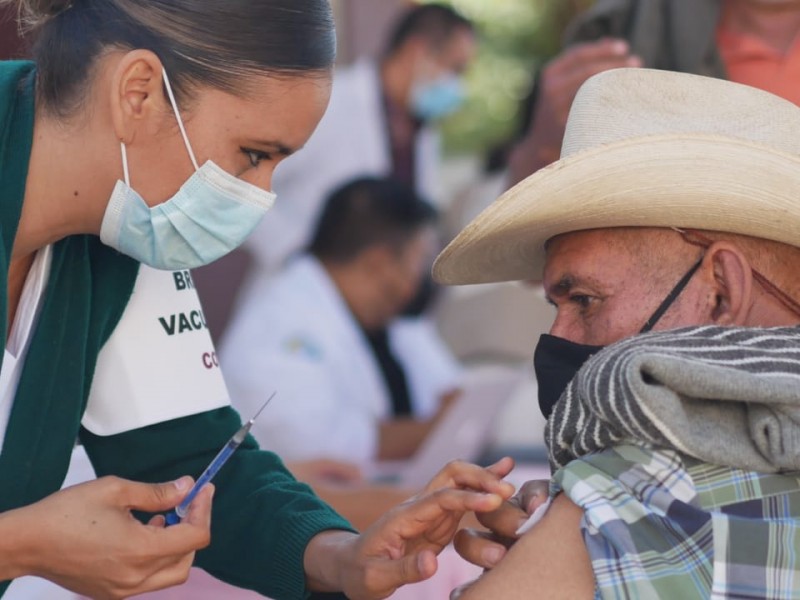 Aplicarán vacuna Sinovac en cuatro municipios de Michoacán