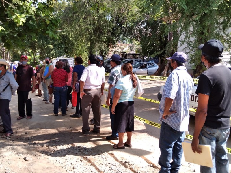Aplicaron 880 vacunas de refuerzo para adultos mayores de Petatlán